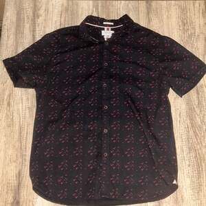 Denim Flower  Slim Fit Short Sleeve Button Down Shirt Black Red Bird Print Sz L